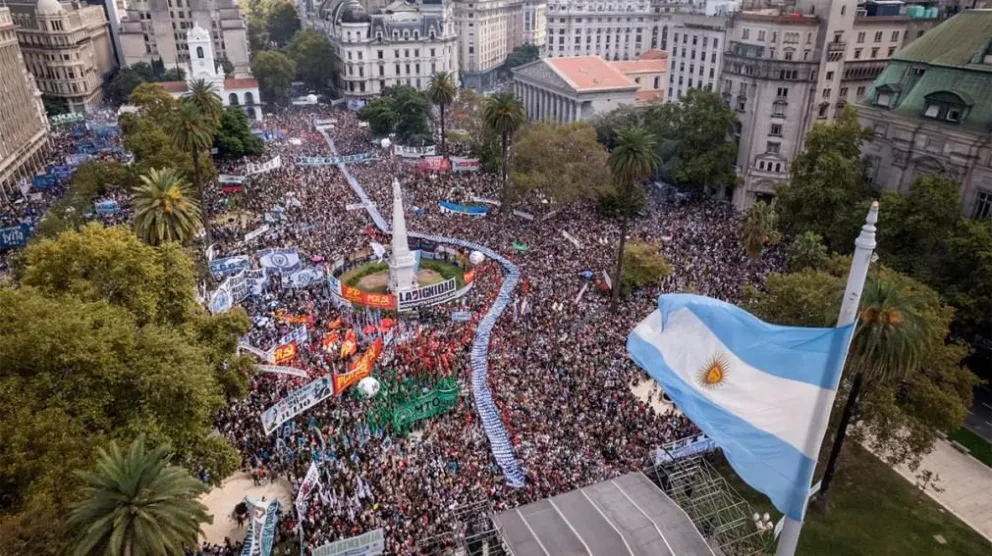 Día de la Memoria: una multitud marchó a Plaza de Mayo y se replicó en distintos puntos del país 