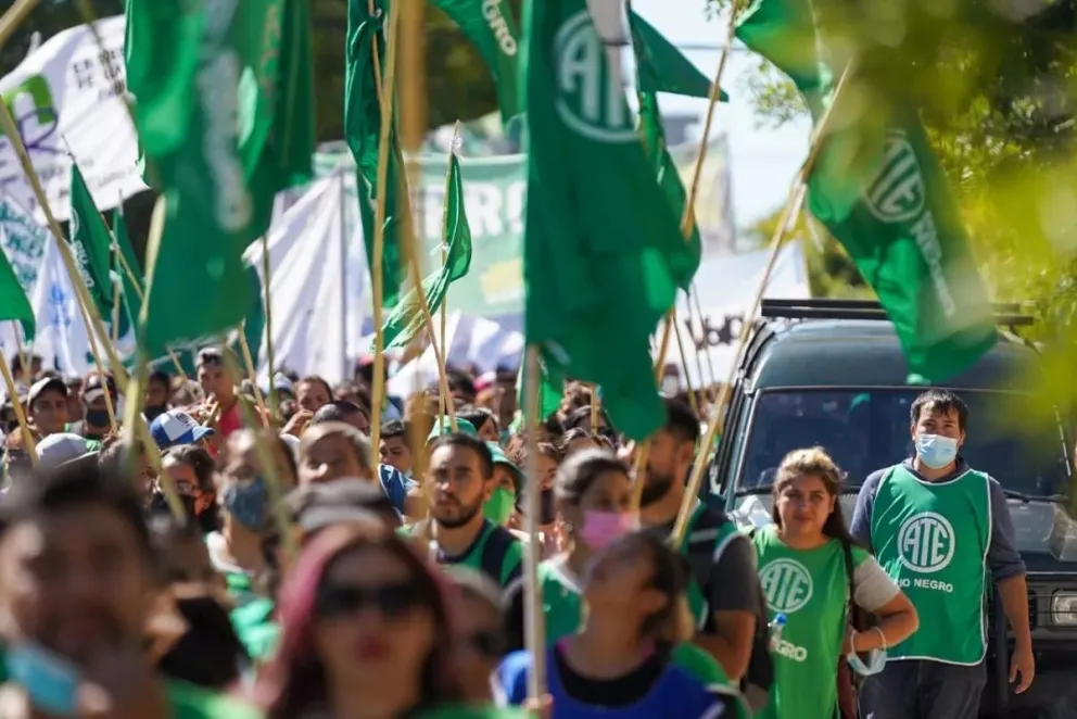 Estatales nacionales frustrados por el aumento salarial insuficiente