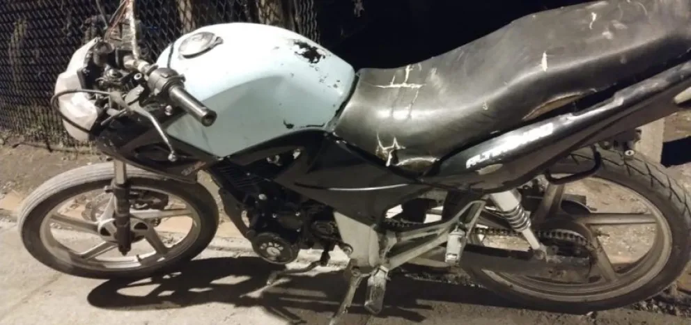 Secuestraron una moto que era trasladada a los tiros por un delincuente