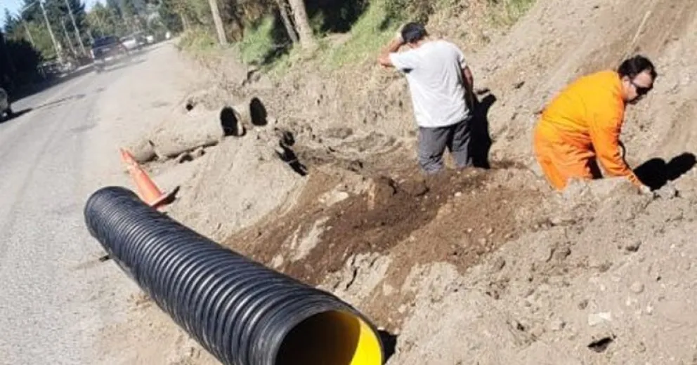 Reemplazan pluviales en el km 5 de Avenida de los Pioneros