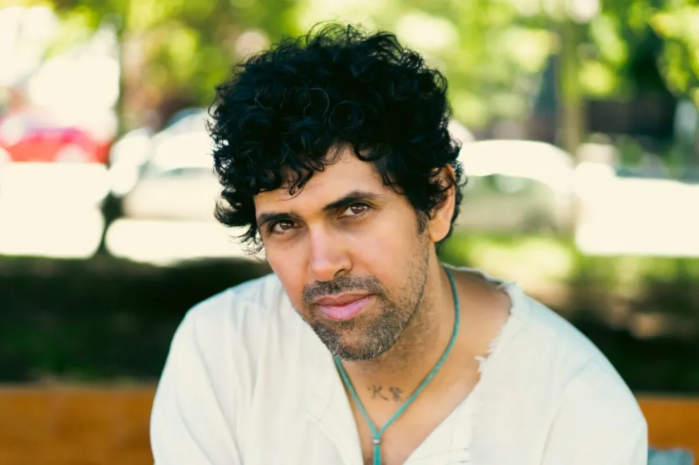 Dice Marcos Cohen: “hace tiempo / me cuido de lo hermoso”