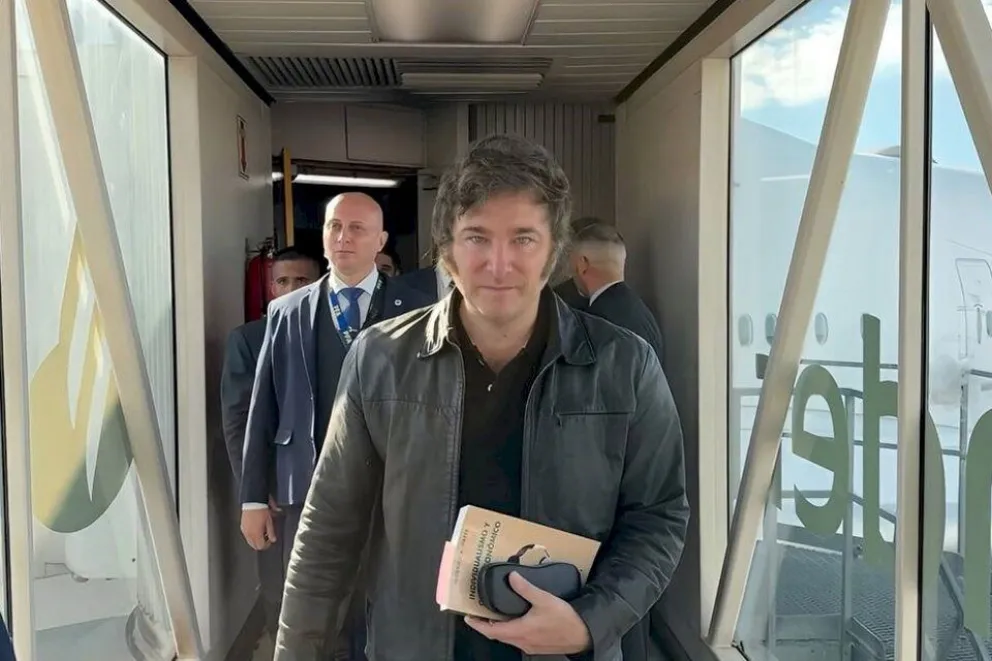 Javier Milei viaja a España para participar en un evento de Vox, el partido de ultraderecha