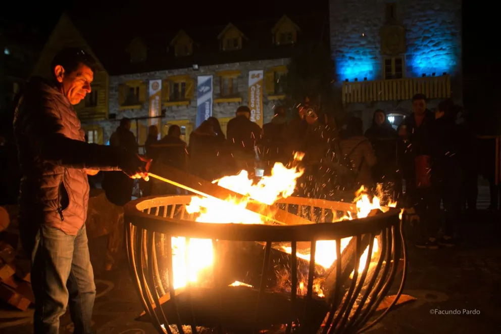 Vigilia por Malvinas: escenas de la madrugada