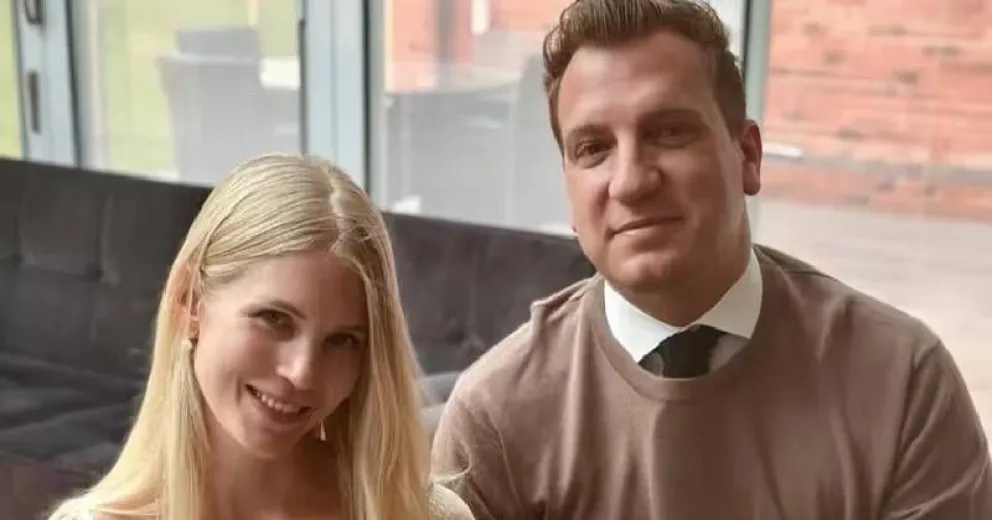 Maxi López y Daniela Christiansson mostraron por primera vez la carita de su hija