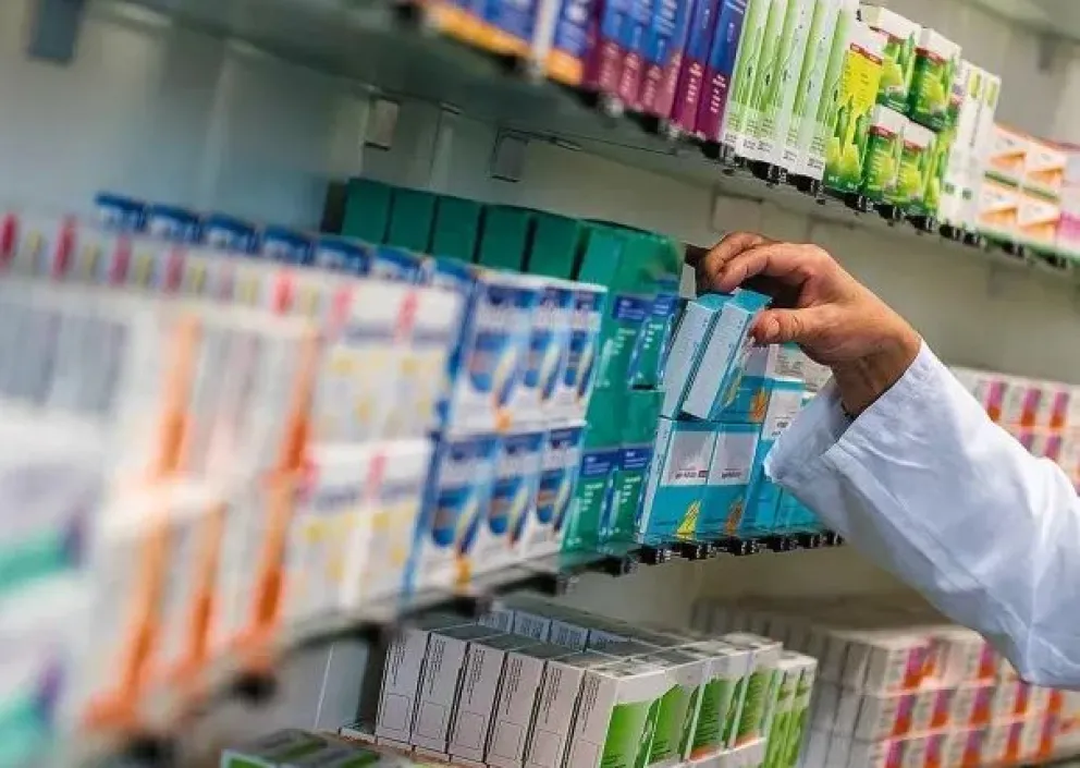 Aumento descontrolado de precios de medicamentos impacta en la salud pública