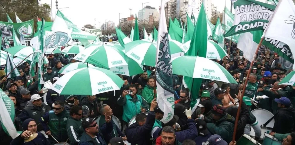 La CGT decide postergar medida de fuerza y anuncia una gran marcha para el 1° de mayo