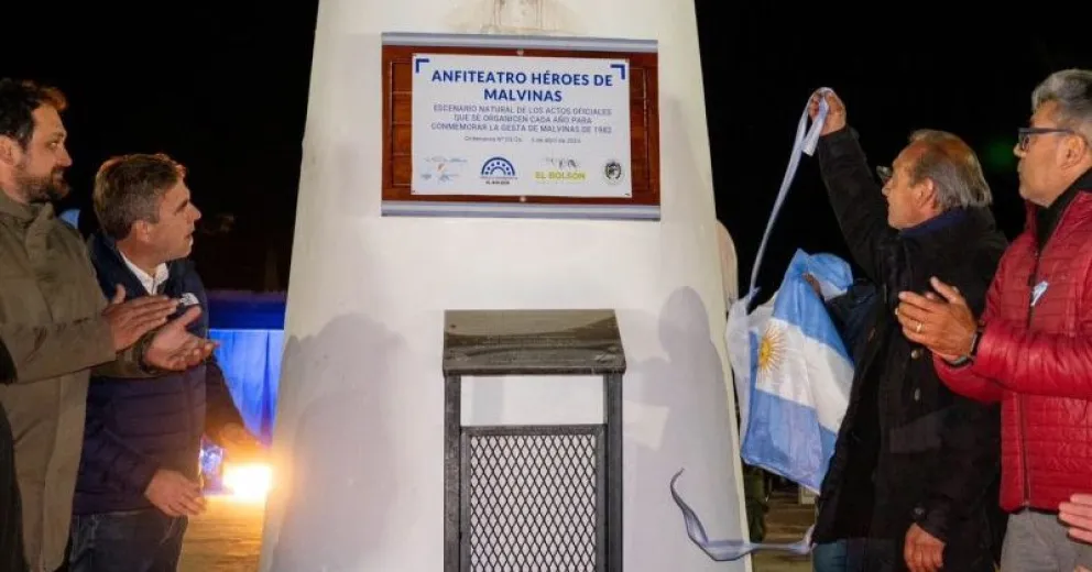 Desde ahora el Anfiteatro de Plaza Pagano se llama “Héroes de Malvinas”