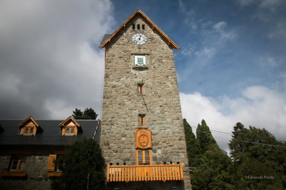 La Torre del Reloj, un ícono de la postal de Bariloche. Foto: Facundo Pardo