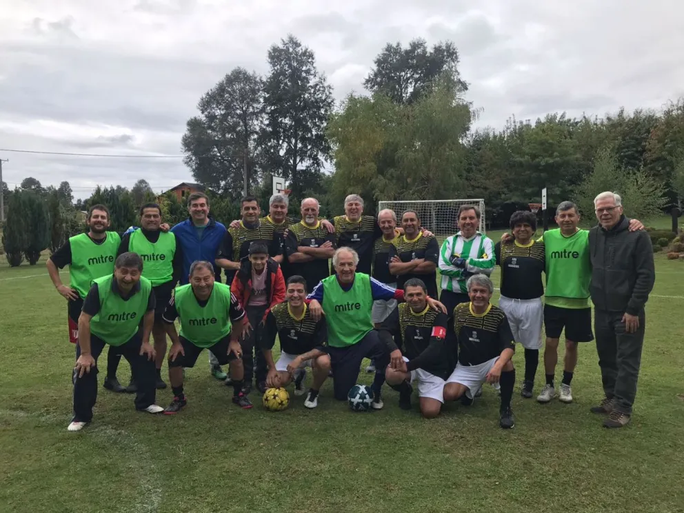 Fútbol: destacada participación de barilochenses en Pucón