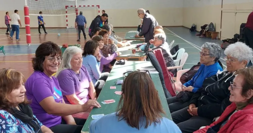 Adultos mayores disfrutaron de una jornada compartida