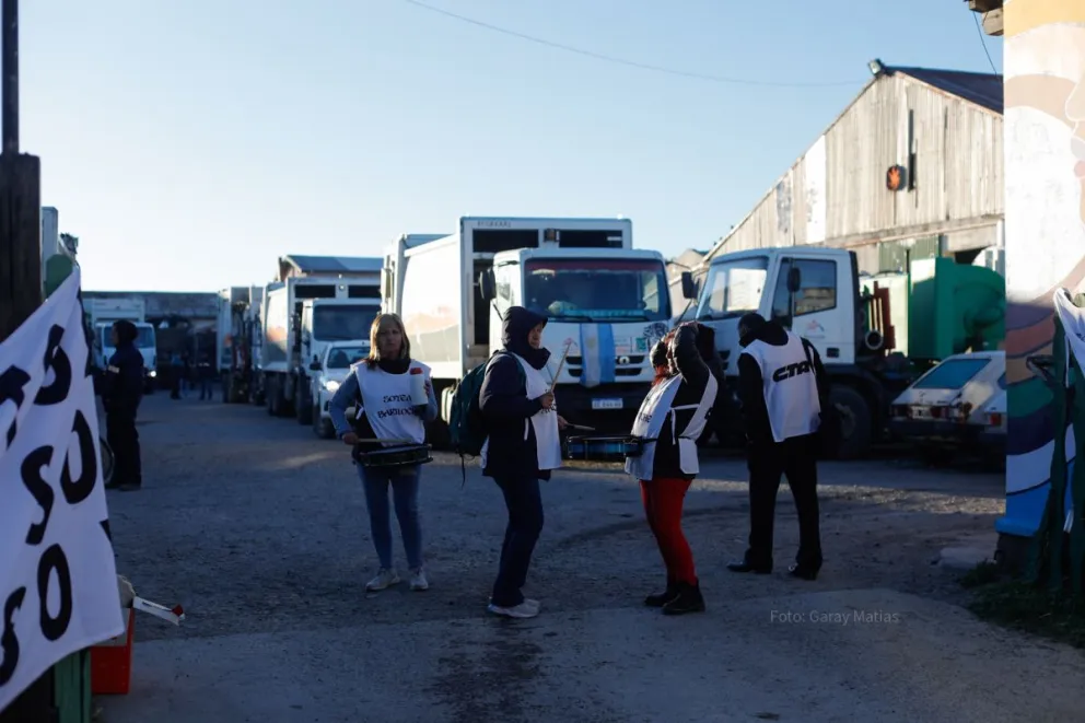 Se encuentra suspendida la recolección de residuos en Bariloche por un reclamo del SOYEM 