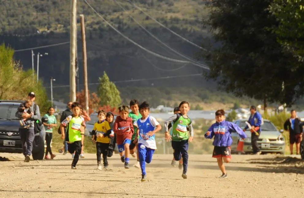 Con gran convocatoria, Carreras de Calle se disputó en Nuestras Malvinas