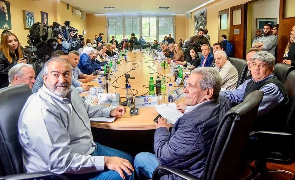 El Gobierno convocó la primera reunión oficial con la CGT
