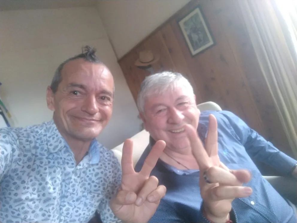 Los músicos callejeros van a poder volver a tocar en los colectivos de Bariloche 