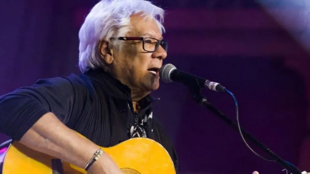 El cantante Víctor Heredia fue internado en terapia intensiva