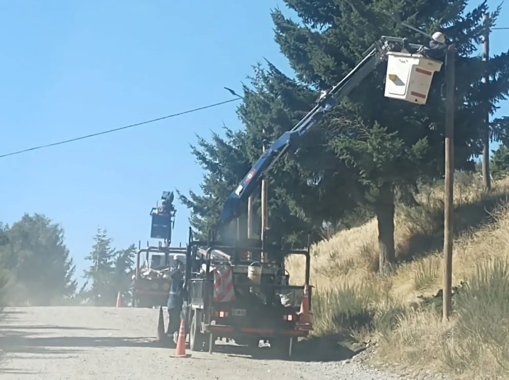 Instalaron la iluminación pública en el acceso al barrio El Cóndor 