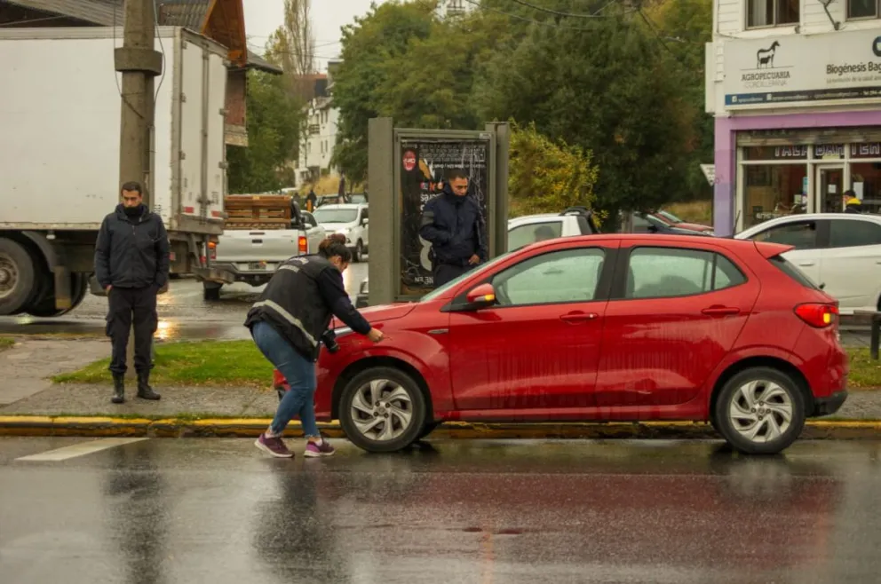 Impactante video: lo atropellaron y voló por el aire en El Ñireco