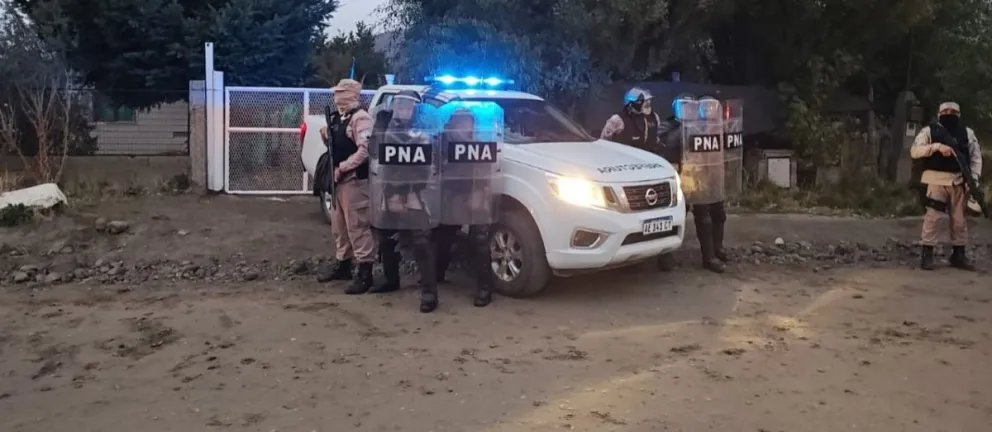 Más de dos millones de pesos incautados durante un allanamiento en Bariloche