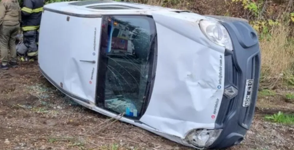 Dos personas heridas tras aparatoso vuelco en Ruta 40