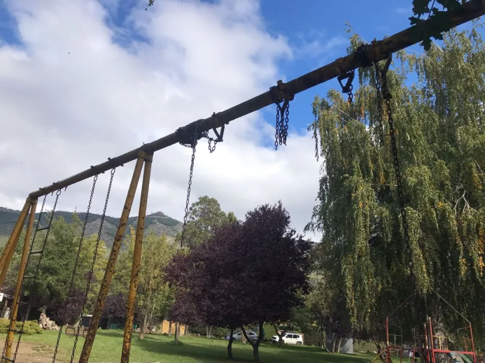 Vecinos de La Cascada denuncian "estado de abandono" de la plaza de Nilpi