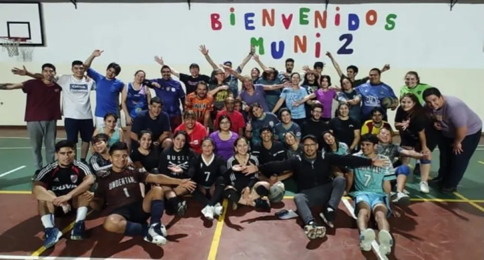 Encuentro de la Escuela Municipal de Vóley colmó el Gimnasio 2