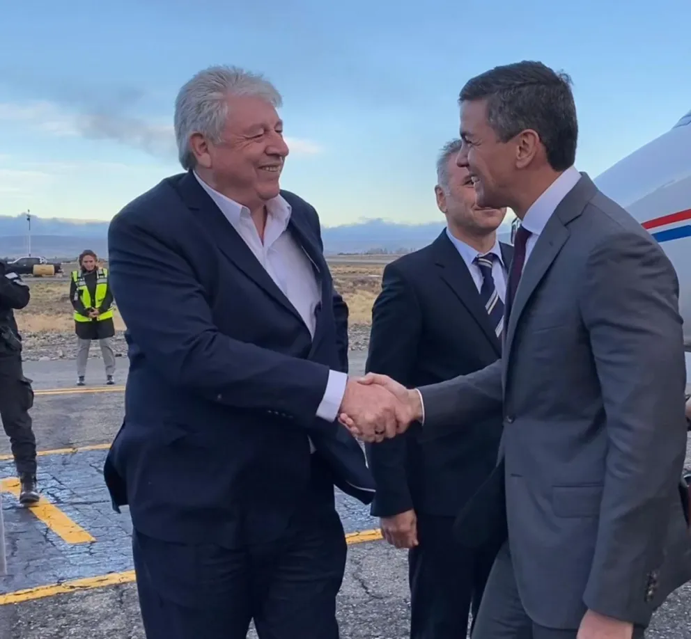 El intendente recibió al presidente de Paraguay, Santiago Peña