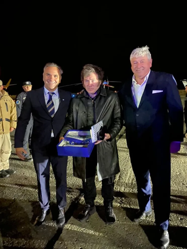 "Recién llegados a Bariloche": Milei ya está en la ciudad