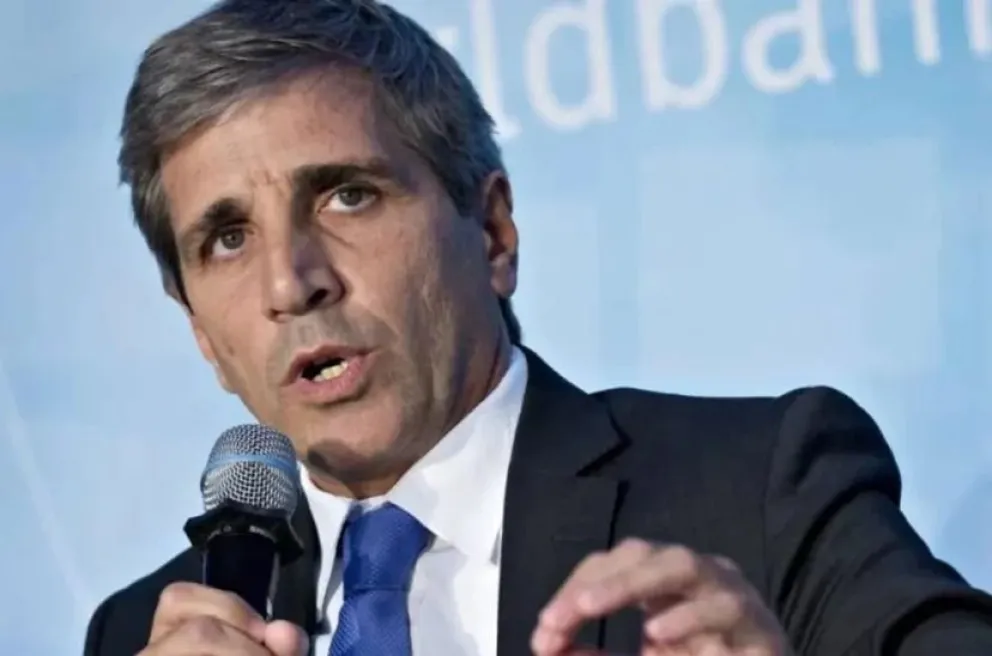 Para Caputo, la inflación seguirá subiendo porque "los argentinos tienden a pensar que todo va a salir mal"