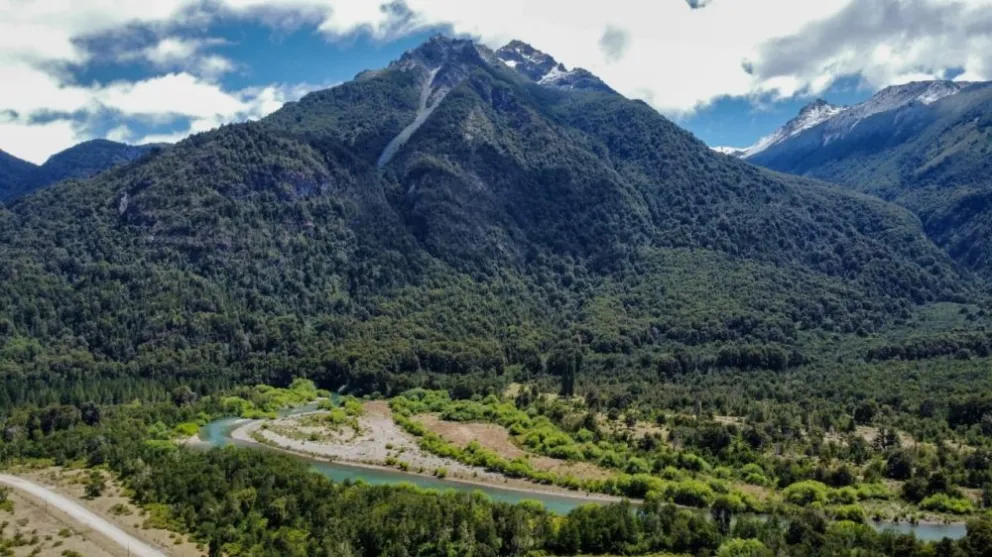 ¿Quién “descubrió setenta lagos” al sur de Bariloche entre 1900 y 1903?