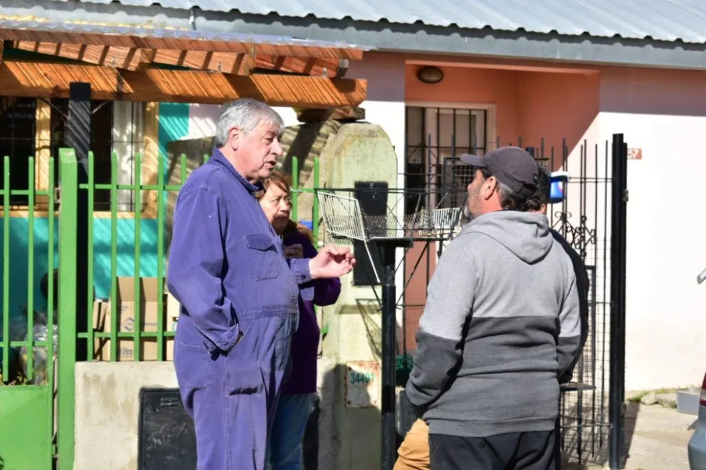 Avanzan los trabajos de embellecimiento de la plaza del barrio 112 Viviendas