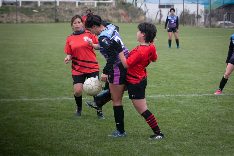 Las mujeres juegan sábado y domingo