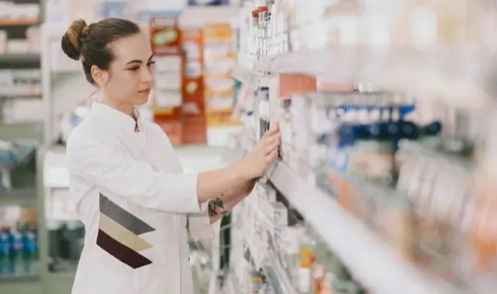 Revés judicial al DNU de Milei que perjudicaba a los farmacéuticos