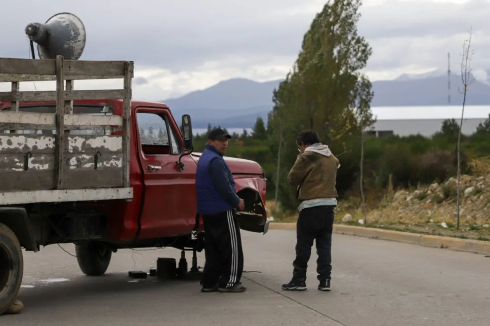 Susto en el barrio San Francisco III por una camioneta que perdió la rueda en plena marcha