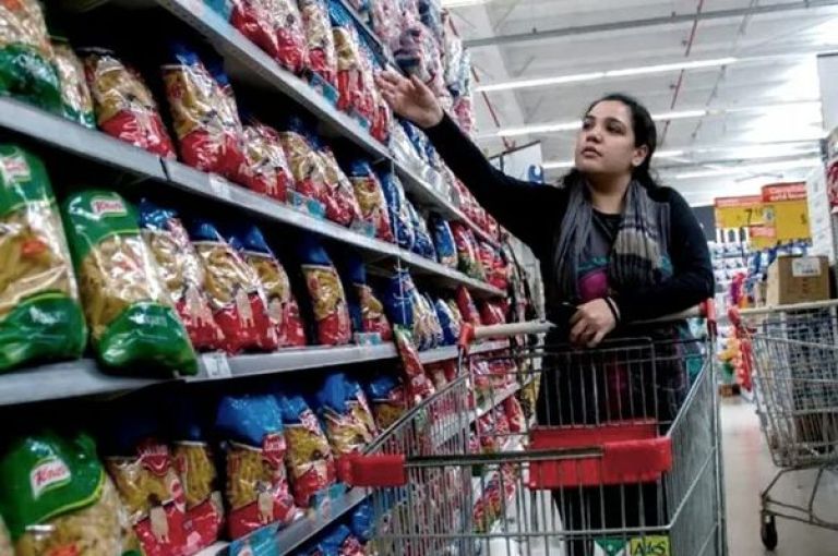 Caída vertiginosa en las ventas de supermercados, mayoristas y shoppings