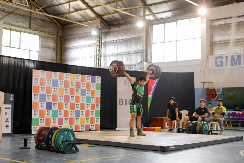 Bariloche recibió al mejor levantamiento de pesas de la región 
