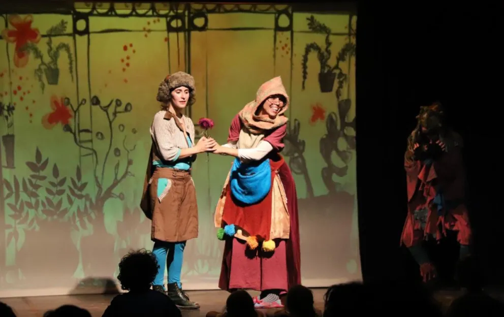 Teatro, plástica y audiovisuales en una propuesta para las infancias