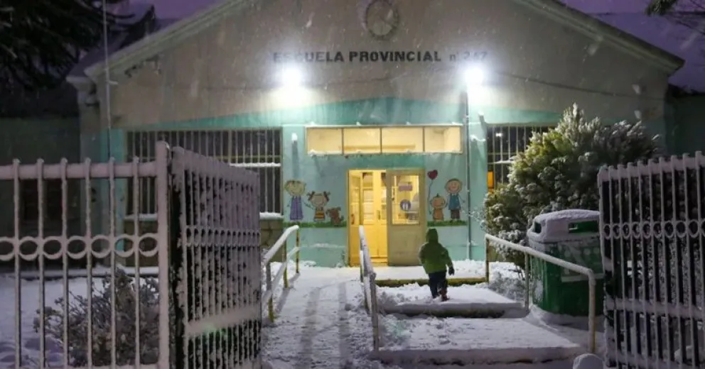 Por la nieve, las clases comienzan a las 9.30 en Bariloche