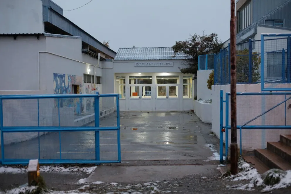 El Consejo Escolar Zona Andina anunció que hoy las clases comenzarán más tarde