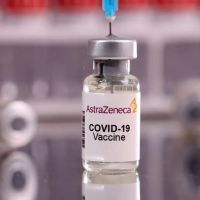 AstraZeneca admite posibles "efectos secundarios" en su vacuna contra el Covid-19