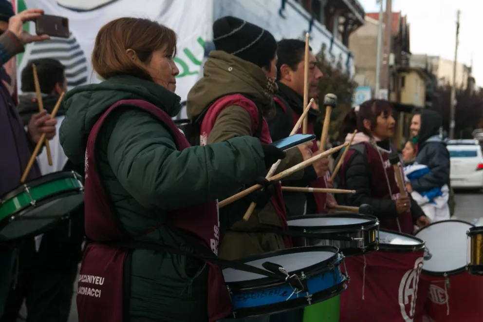 Apoyo a Aerolíneas y el Banco Nación; bronca contra un empresario chocolatero