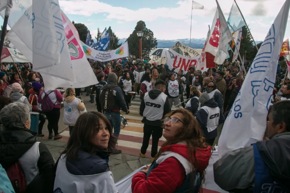 La concentración en el Centro Cívico se extendió más de lo esperado por inconvenientes para hacer funcionar el equipo de sonido