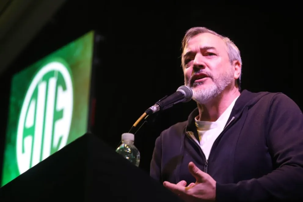 Para Aguiar, en el gobierno de Milei "quieren instaurar el programa económico de la última dictadura militar"