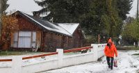 Nieve y viento azotan a varios sectores de Bariloche: podría nevar hasta la tarde