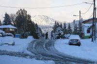 Las calles de Bariloche este domingo por la mañana: hielo y mucha nieve
