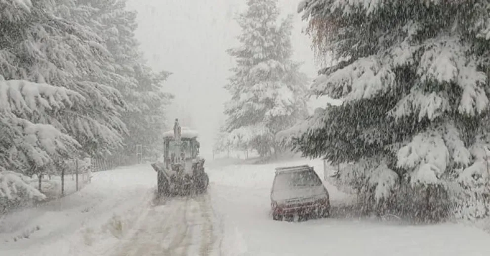 Restringen la circulación de vehículos que van hacia el oeste 