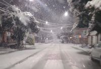 Siguen las nevadas y hay más de 70 barrios sin luz 
