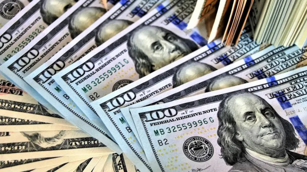 El Gobierno aumentó el alcance del impuesto País: qué operaciones afecta