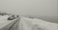 Vuelve a nevar en zonas altas de Ruta 40 y el uso de cadenas es obligatorio en esos sectores