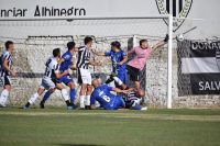 Polémica en el gol de Villa Mitre por una posible falta en ataque