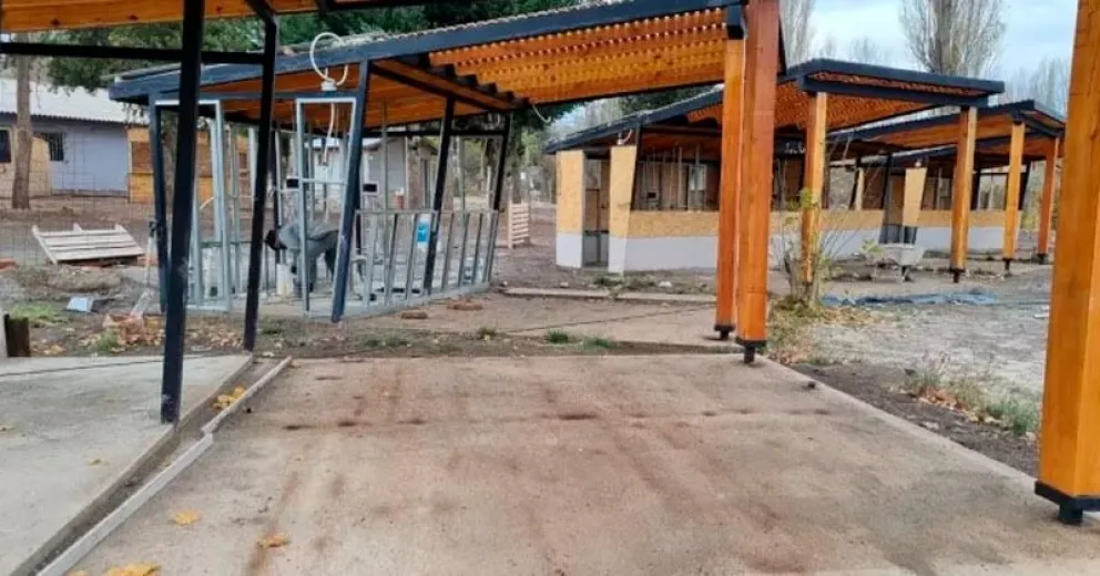 Con fondos provinciales se avanzará en la plazoleta Ferial de Villa Llanquín